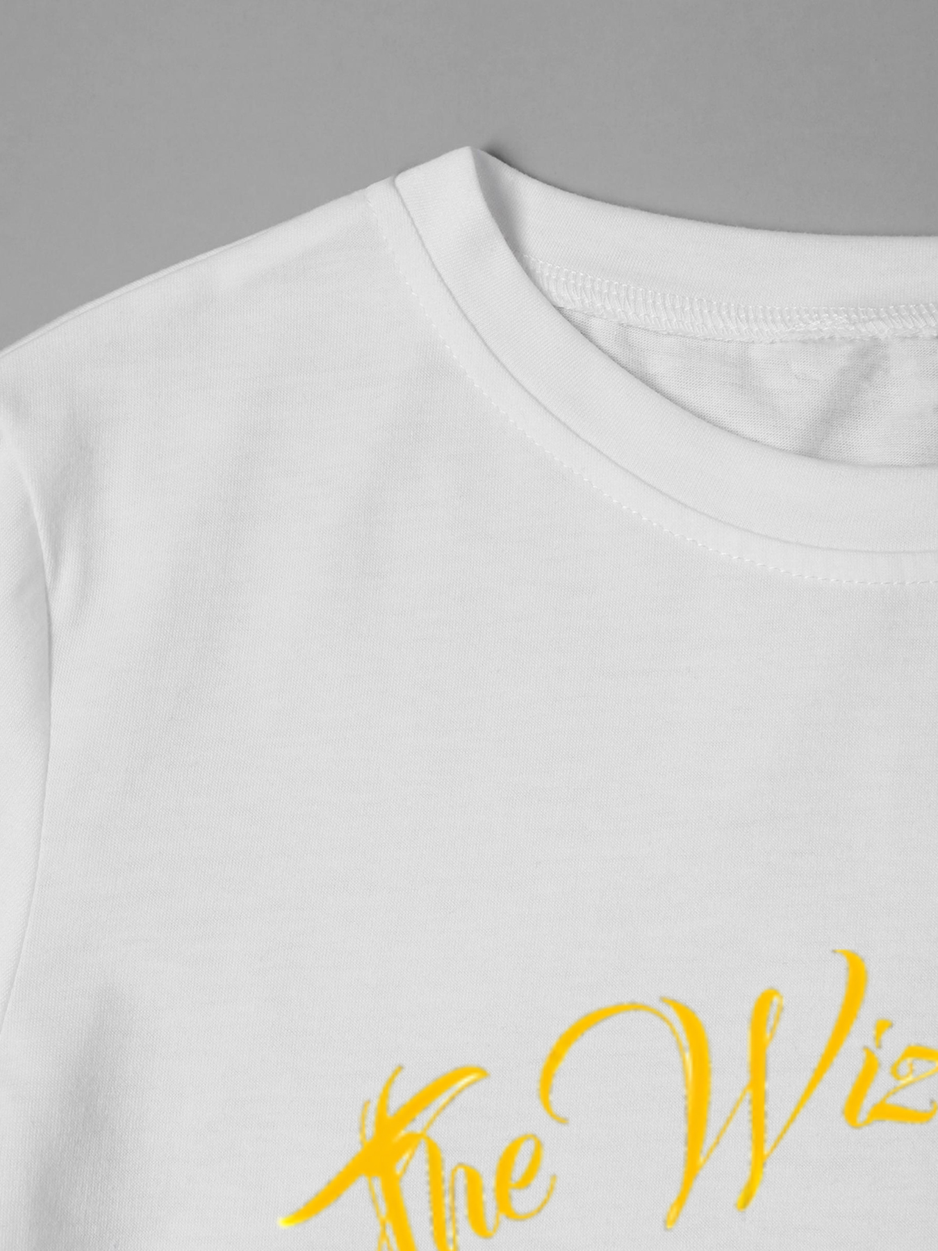 Men's Printed T-Shirt The Wizard of Oz Characters Yellow Brick Road Design Casual Round Neck Summer Lightweight Breathable Short Sleeve Tee for Fans of Classic Movies and Pop Culture Enthusiasts
