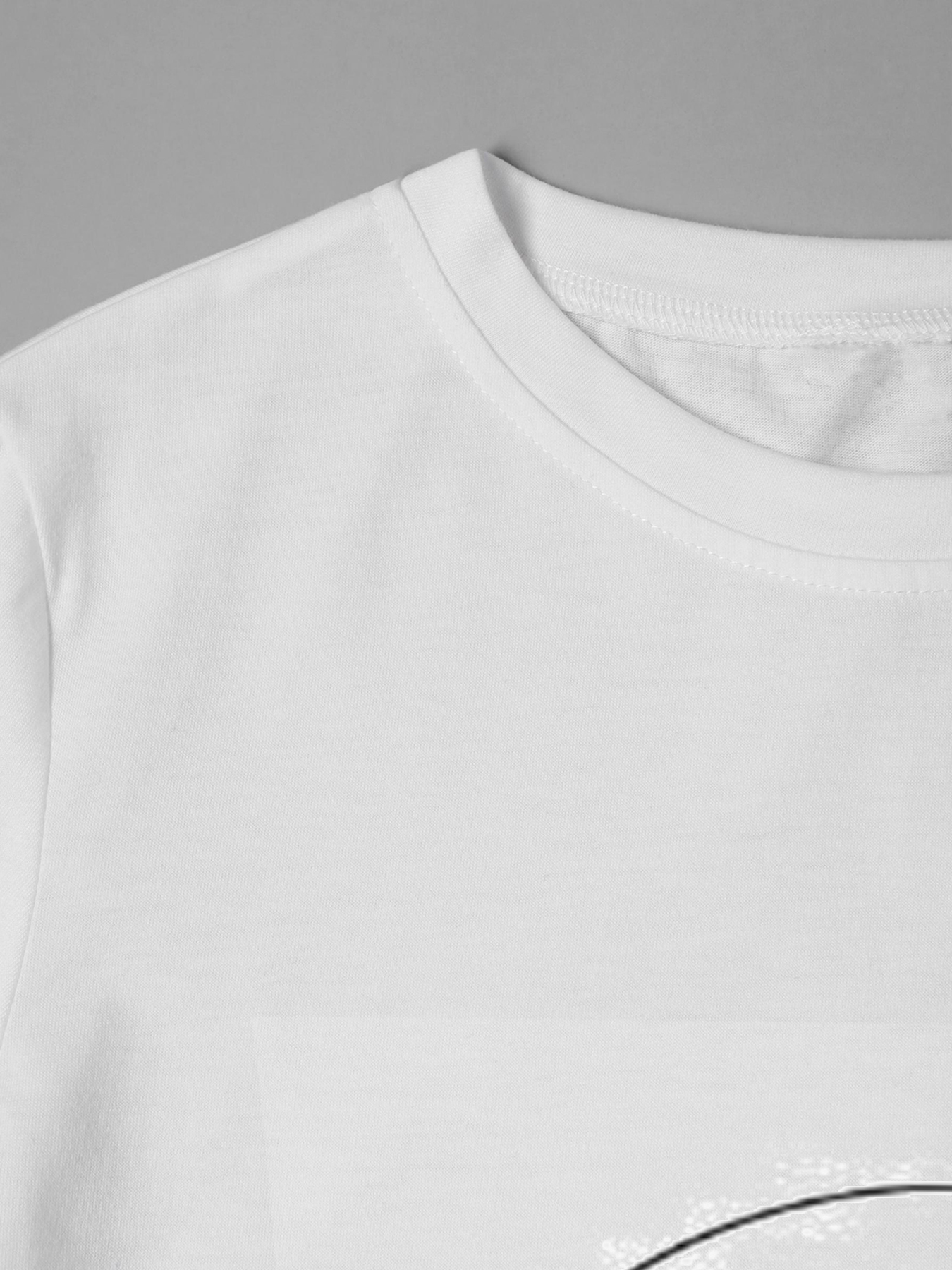 Men's Printed T-Shirt Simply Gifted & Organized Apron Design Casual Round Neck Summer Lightweight Breathable Short Sleeve Tee for Cooking Enthusiasts and Home Organizers