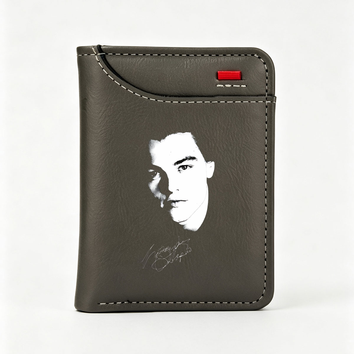 Leonardo DiCaprio Portrait with Signature - Vertical Style Wallet