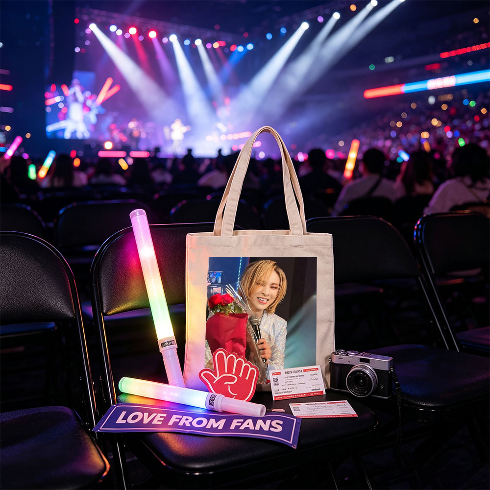 Gackt Holding Red Roses on Stage with Microphone - Canvas tote bags