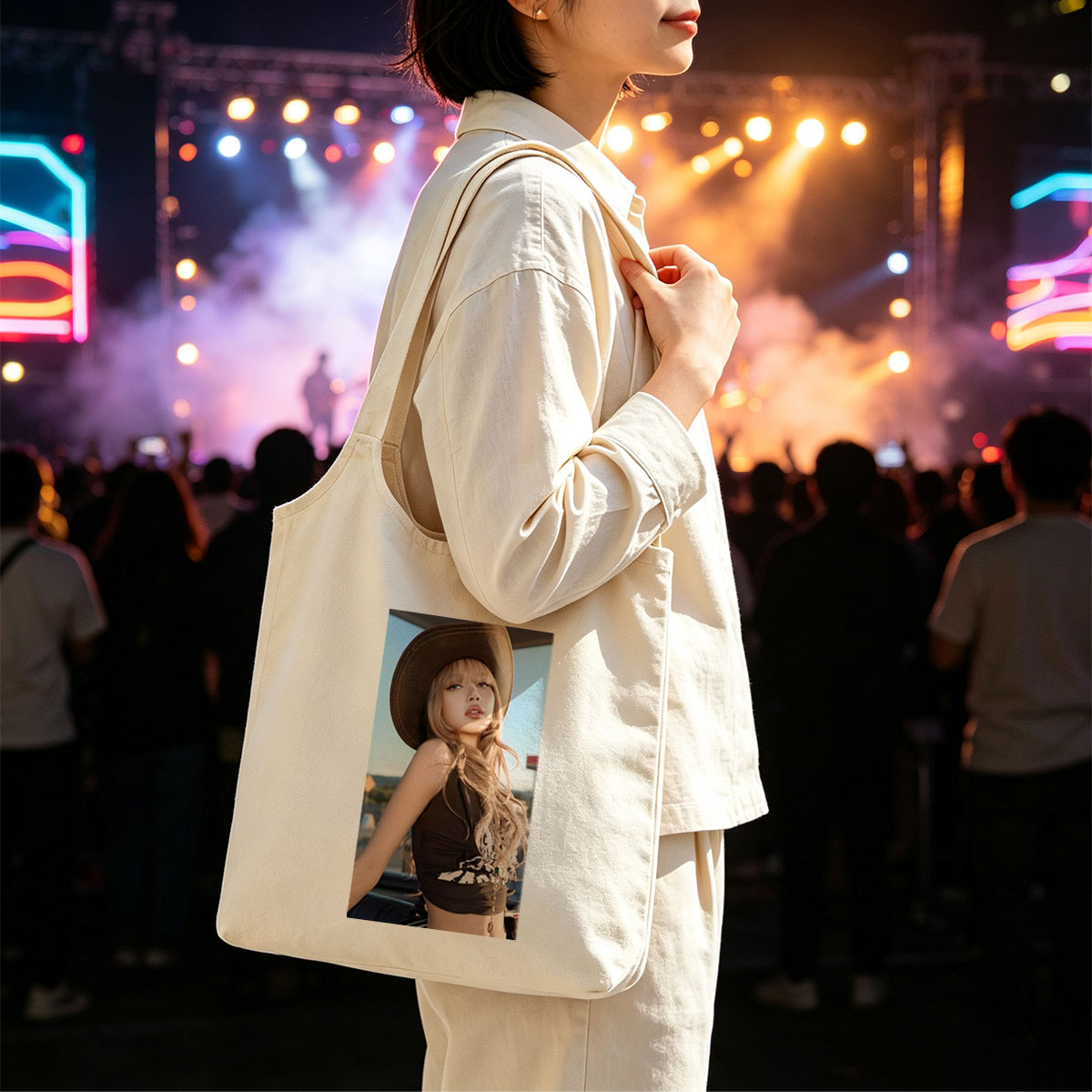 Lisa Blackpink Cowboy Hat Outfit Outdoor Fashion Shot - Canvas shoulder bags/