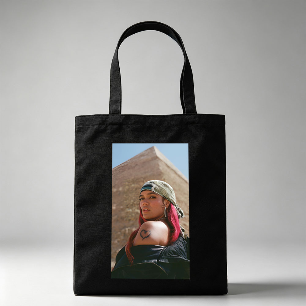 Doja Cat in Egypt with Pyramid Background and Pink Hair - Canvas tote bags