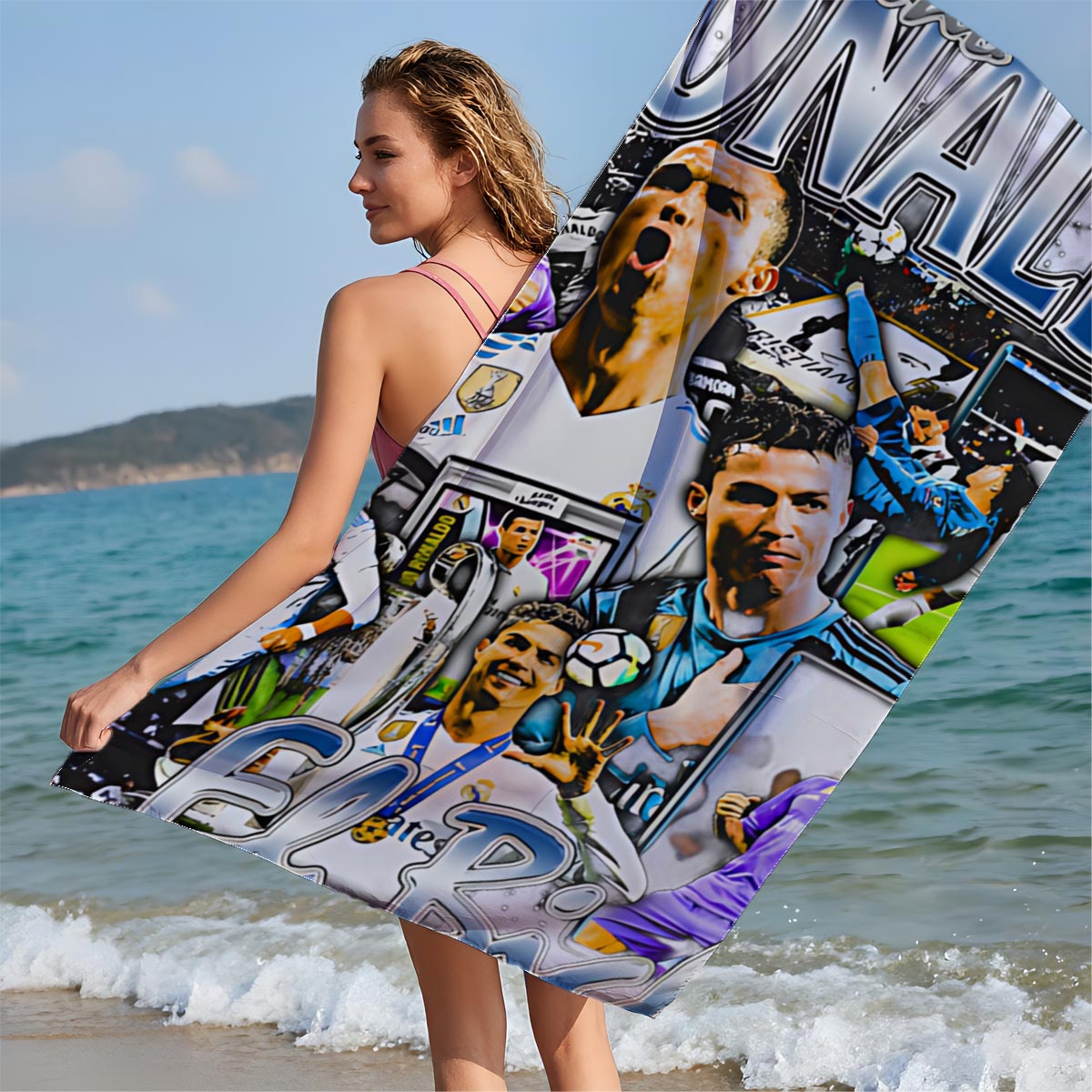 Cristiano Ronaldo: El Bicho – Real Madrid Legend and Football Icon - Beach towels