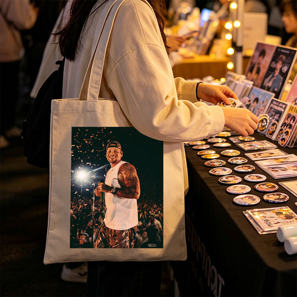 Chris Brown Live Performance with Confetti and Crowd in Background - Canvas tote bags