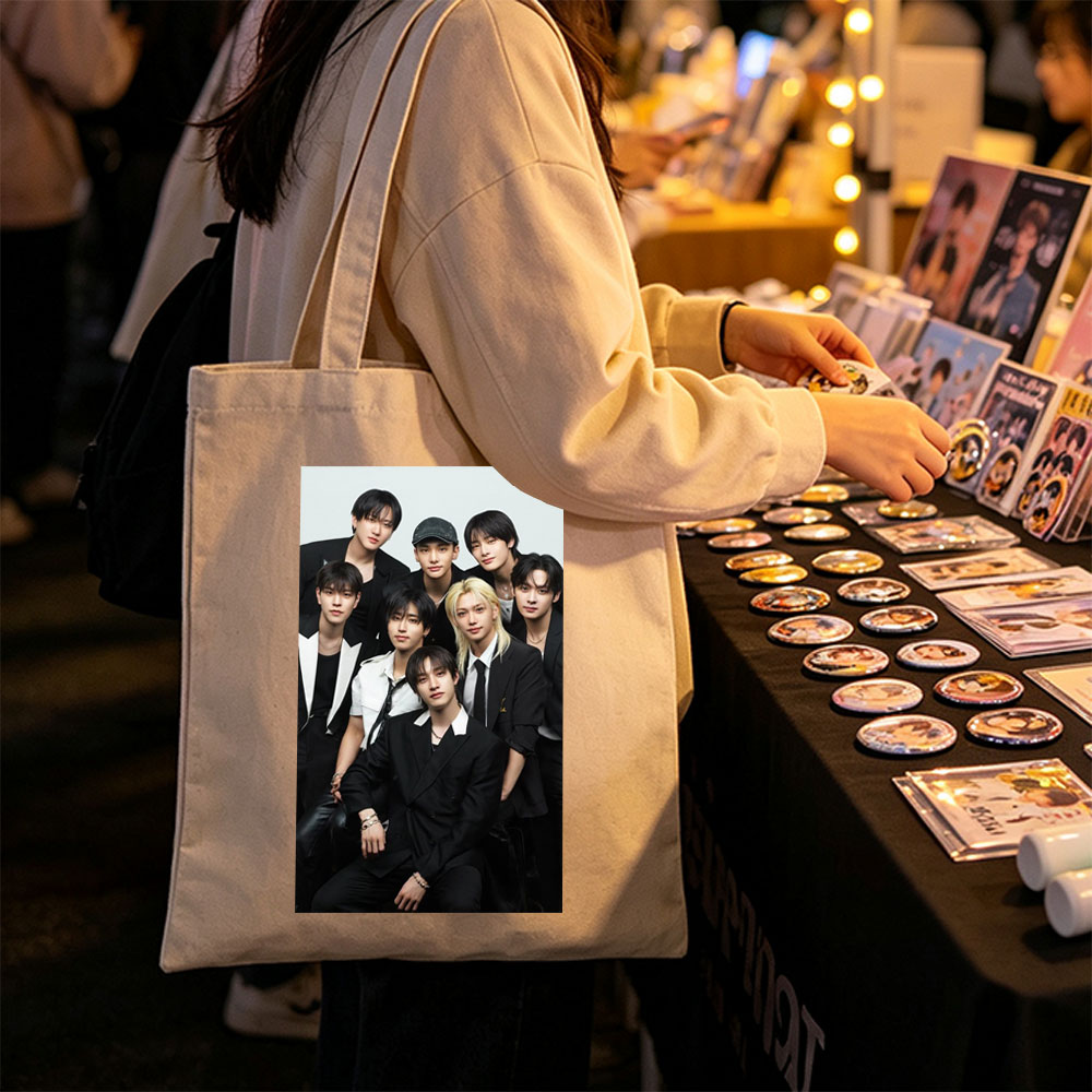 Stray Kids Group Photo in Stylish Black Outfits Posed Together - Canvas tote bags