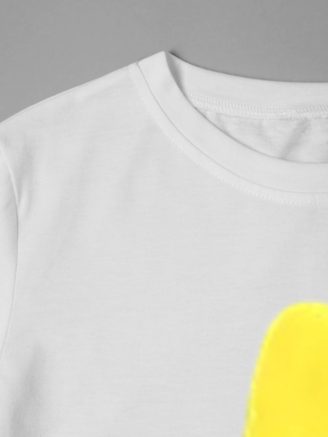 Men's Printed T-Shirt Featuring Monkey Wearing Yellow Hat Graphic + Casual Round Neck Summer Lightweight Breathable Short Sleeve Tee for Outdoor Activities, Travel, and Everyday Wear - Ideal for Young Adults and Trendy Men