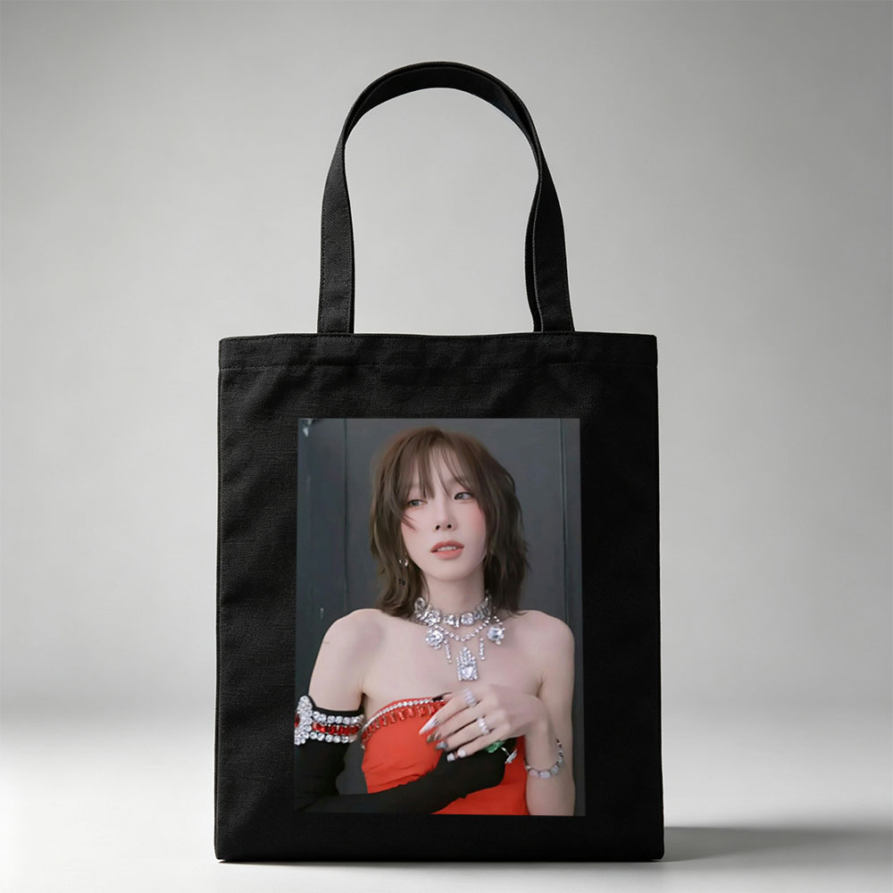 Taeyeon in a glamorous red outfit with sparkling jewelry and bold accessories - Canvas tote bags