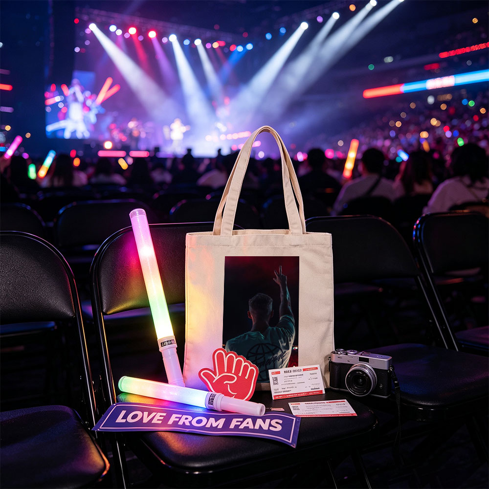 Martin Garrix Live Performance Raising Hand in Crowd at Concert - Canvas tote bags