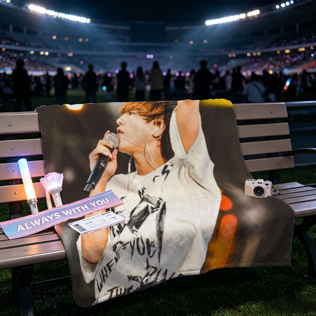 Yuta Okkotsu Live Performance Singing on Stage with Microphone - Blankets