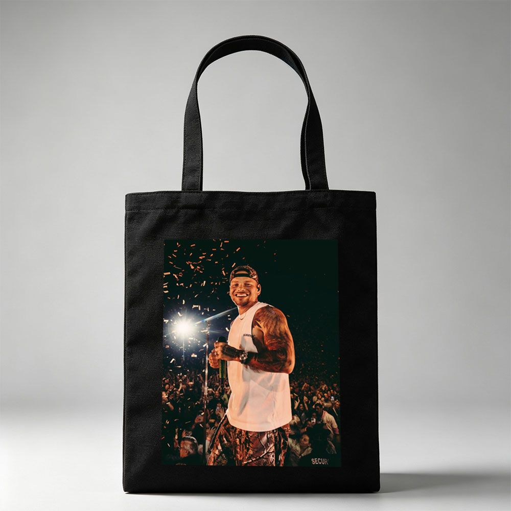 Chris Brown Live Performance with Confetti and Crowd in Background - Canvas tote bags