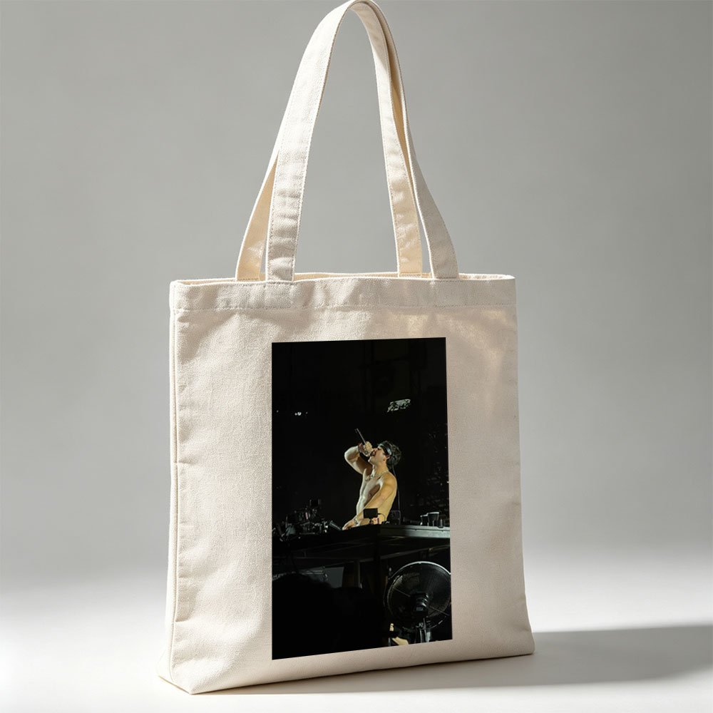 The Weeknd Performing Shirtless on Stage with Microphone - Canvas tote bags