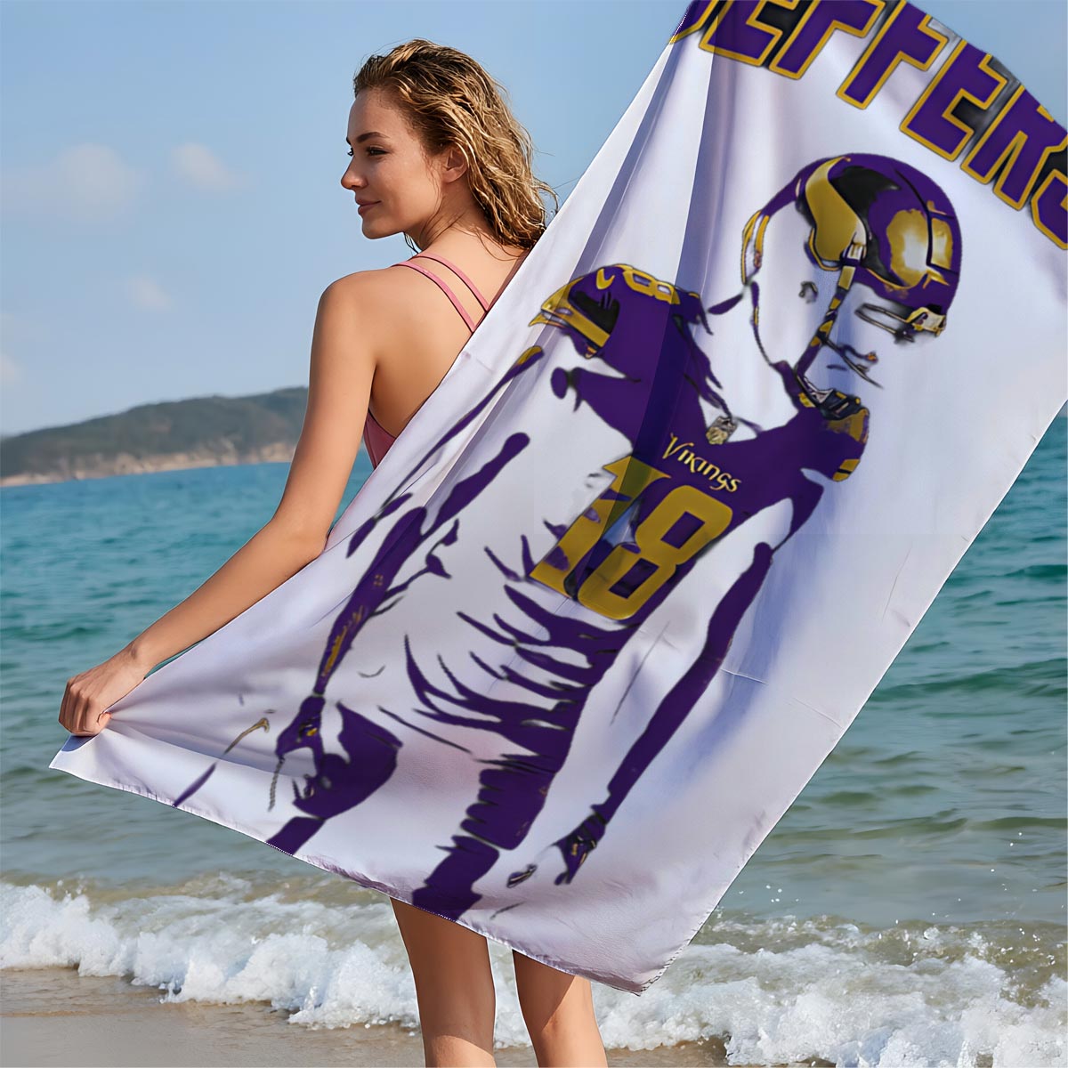 Justin Jefferson, Vikings #18, NFL Football Player - Beach towels