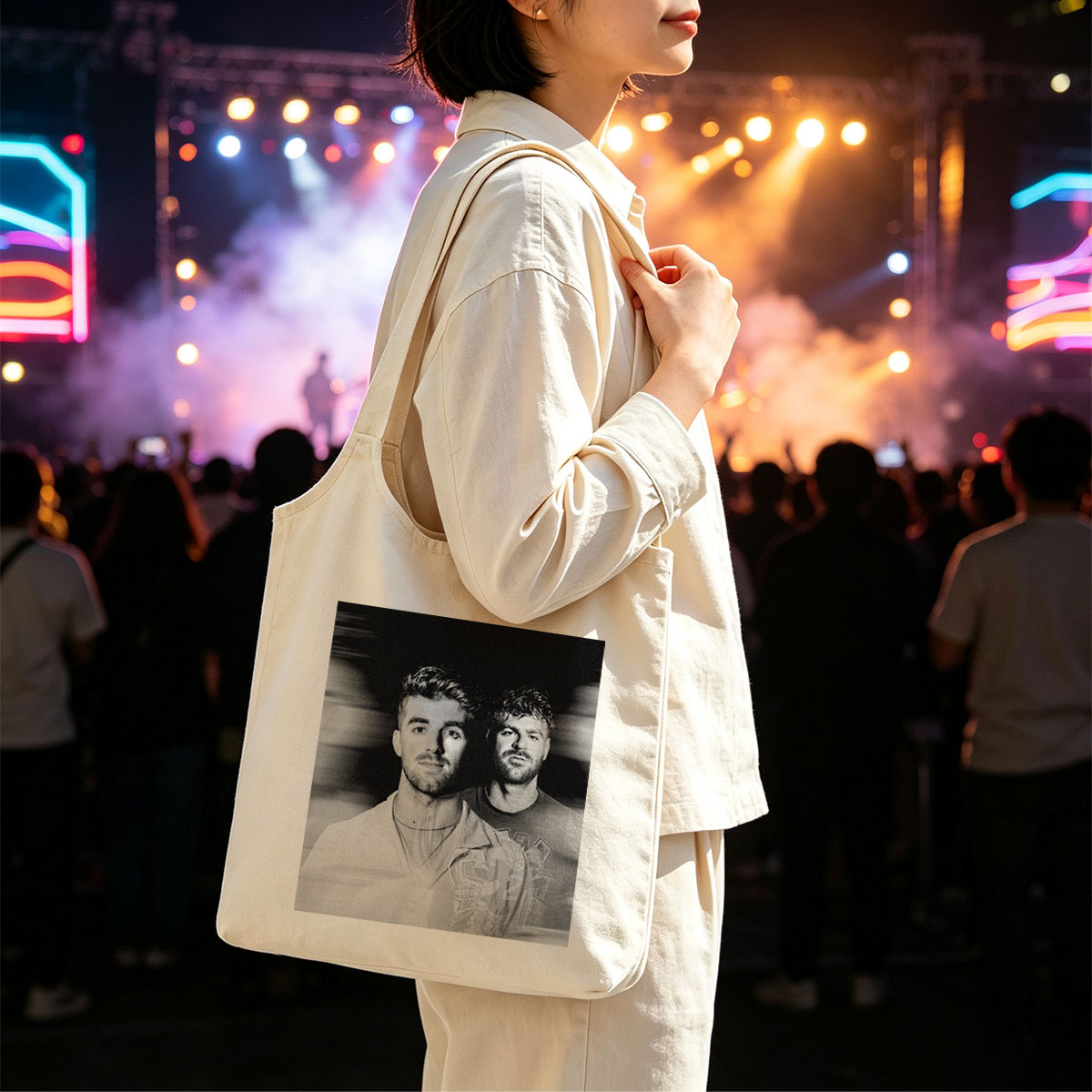 Liam Payne and a Friend in a Black-and-White Portrait with Blurred Background - Canvas shoulder bags/
