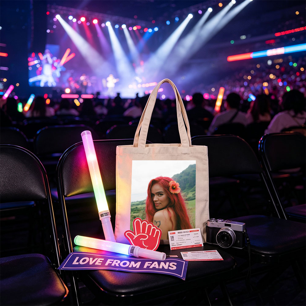 Bella Thorne in Nature with Red Hair and Flower in Hair - Canvas tote bags