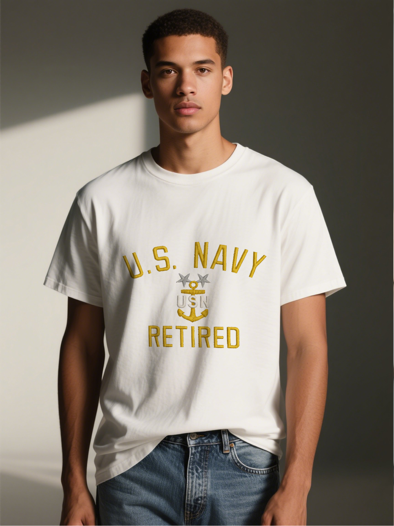 Men's U.S. Navy Retired Anchor Embroidered Print T-Shirt Casual Round Neck Lightweight Breathable Summer Short Sleeve Tee for Veterans and Military Enthusiasts