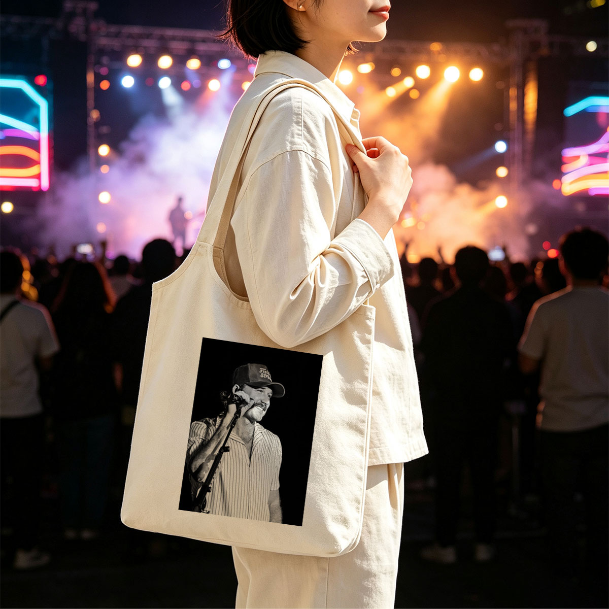 Ronnie Milsap Performing on Stage with Microphone in Black and White Photo - Canvas shoulder bags/