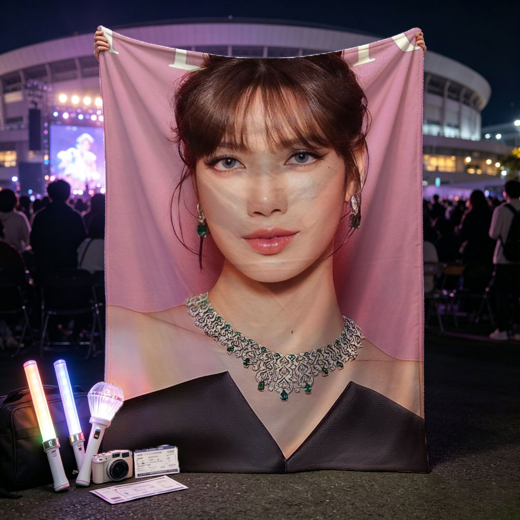 Lisa Blackpink Red Carpet Glamour in Emerald Jewelry and Black Gown - Blankets