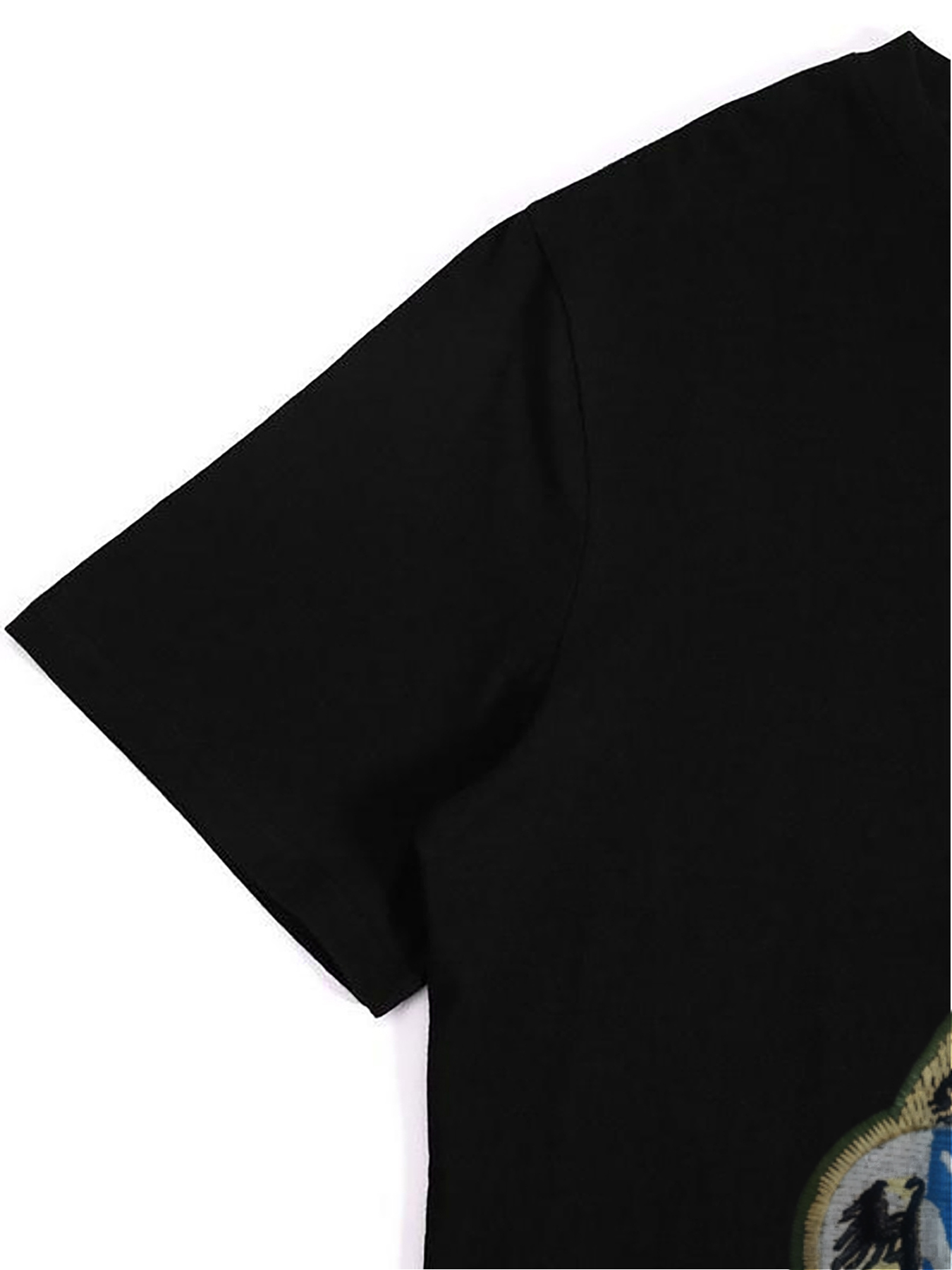 Men's Printed T-Shirt with Ireland Crest and Eire Text Design Casual Round Neck Lightweight Breathable Summer Short Sleeve T-Shirt for Irish Heritage Lovers and Cultural Enthusiasts
