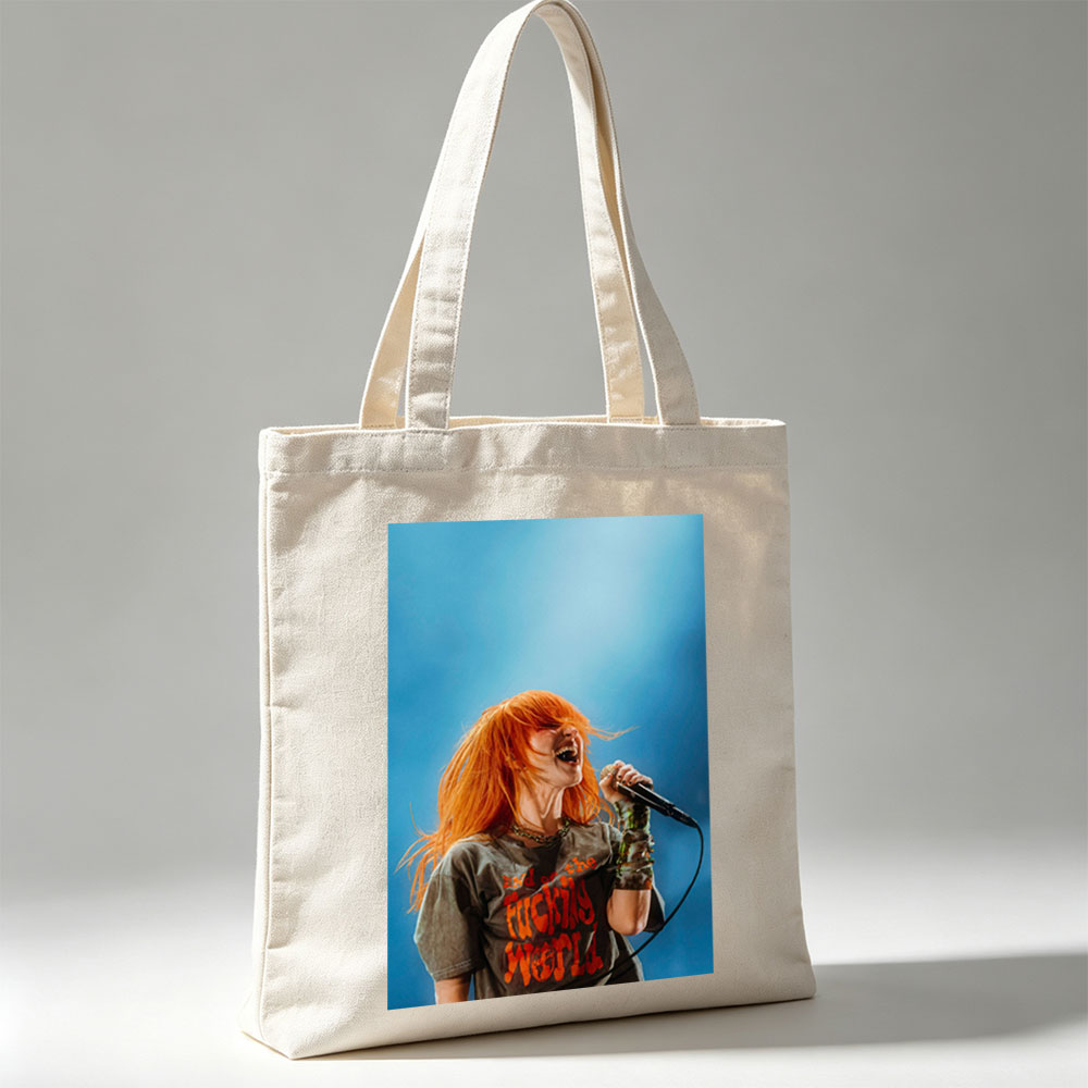 Paramore's Hayley Williams on Stage Singing with Passionate Energy - Canvas tote bags