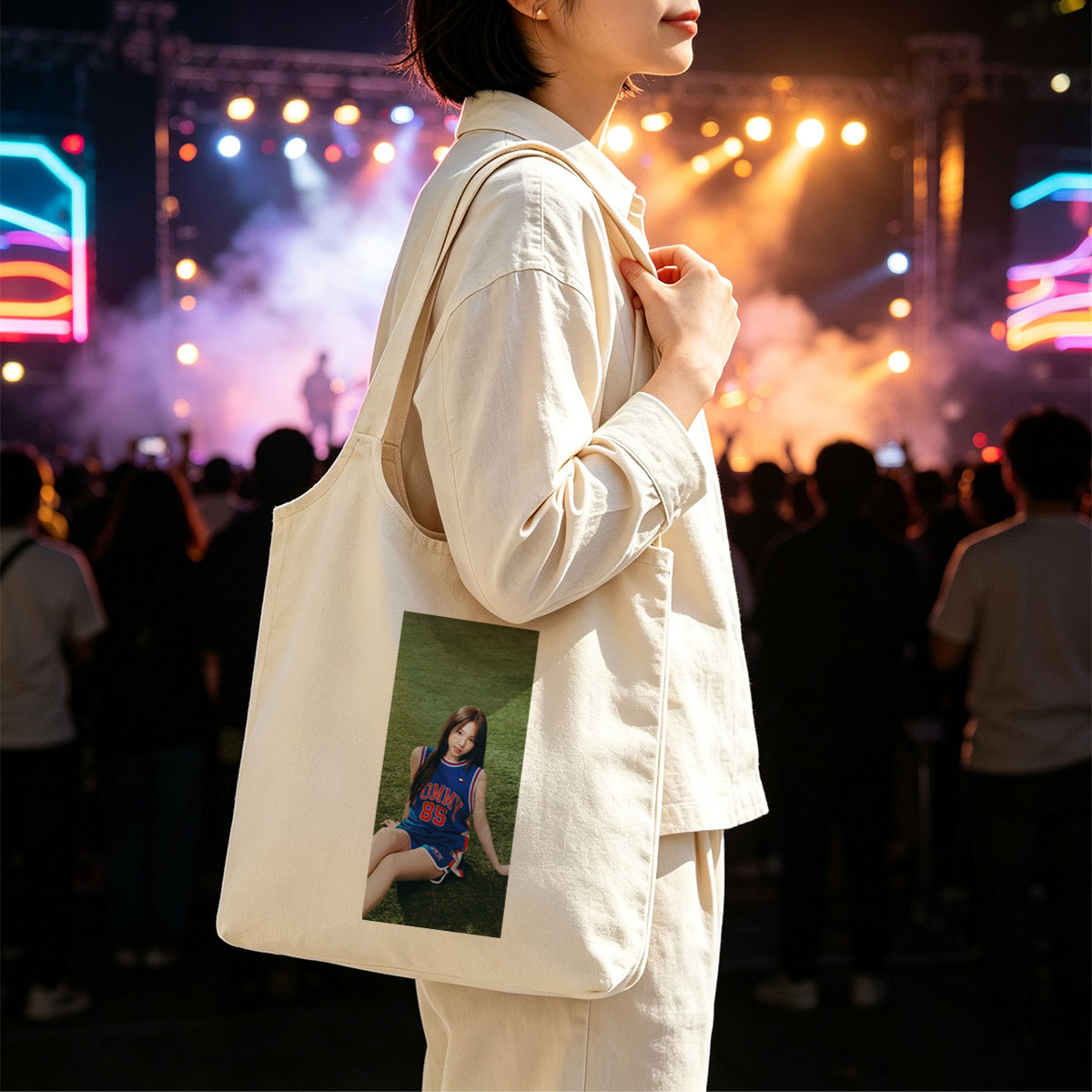 Lisa Blackpink Sports Field Sitting in Tommy 85 Jersey Outfit - Canvas shoulder bags/