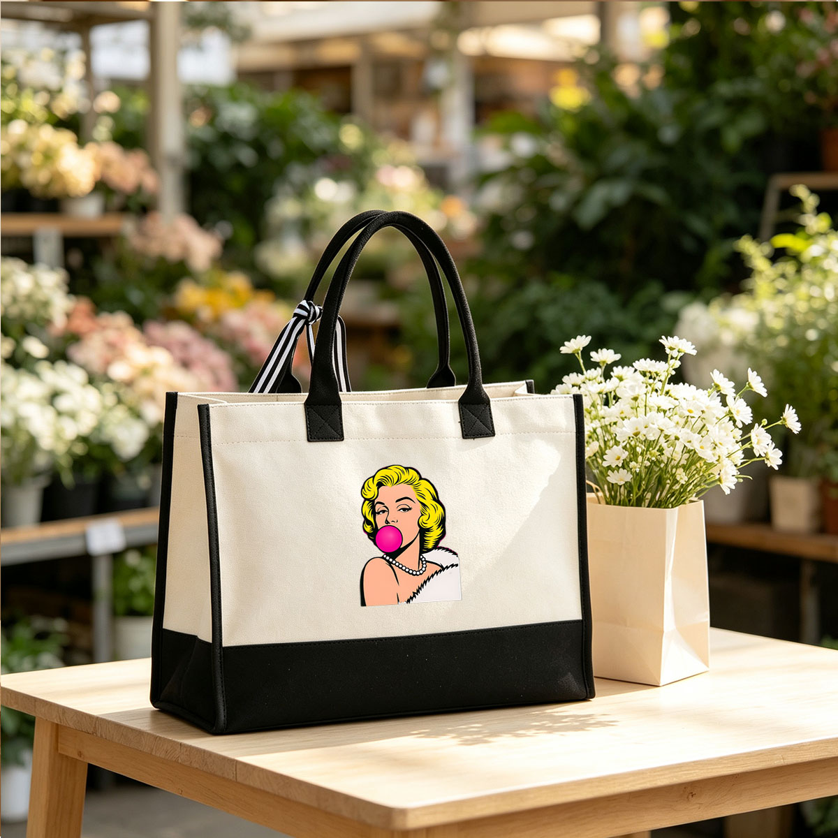 Marilyn Monroe Blowing Pink Bubblegum - Canvas patchwork gift tote bag