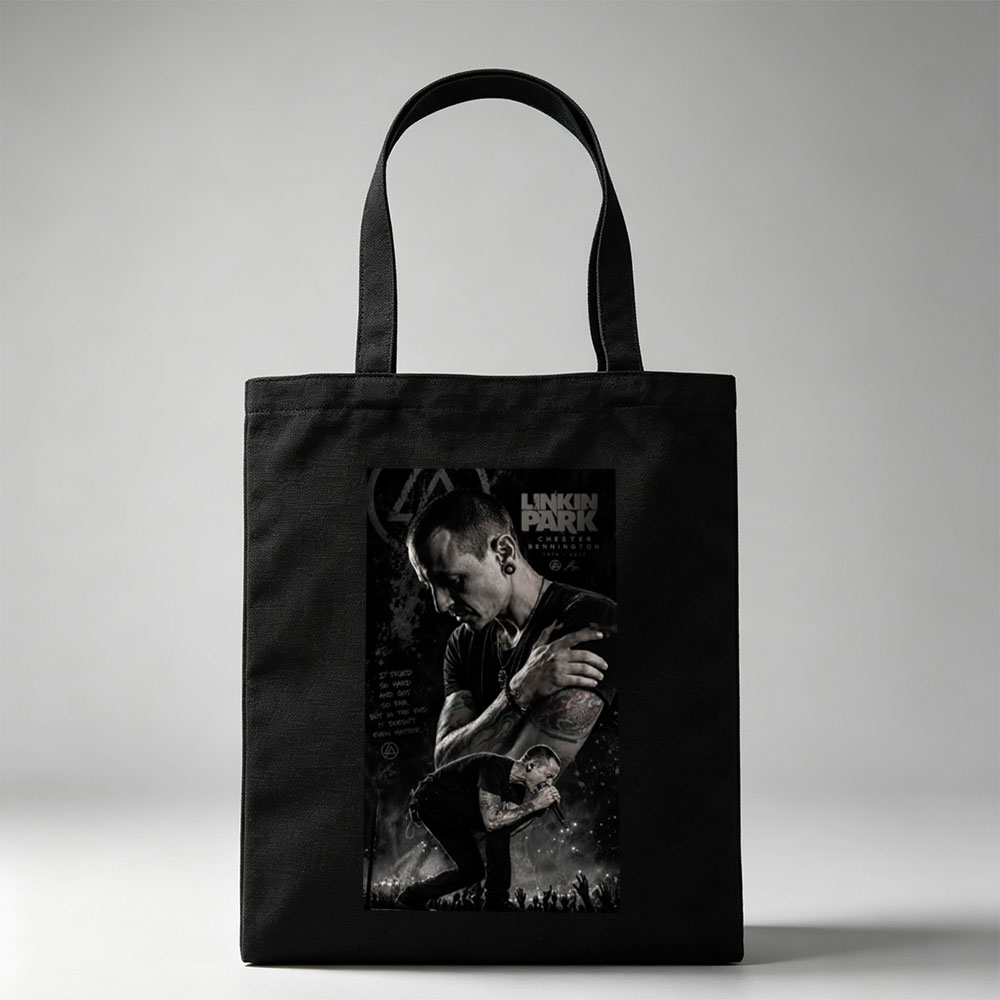 Linkin Park Chester Bennington Tribute - Emotional Performance and Portrait in Black and White - Canvas tote bags
