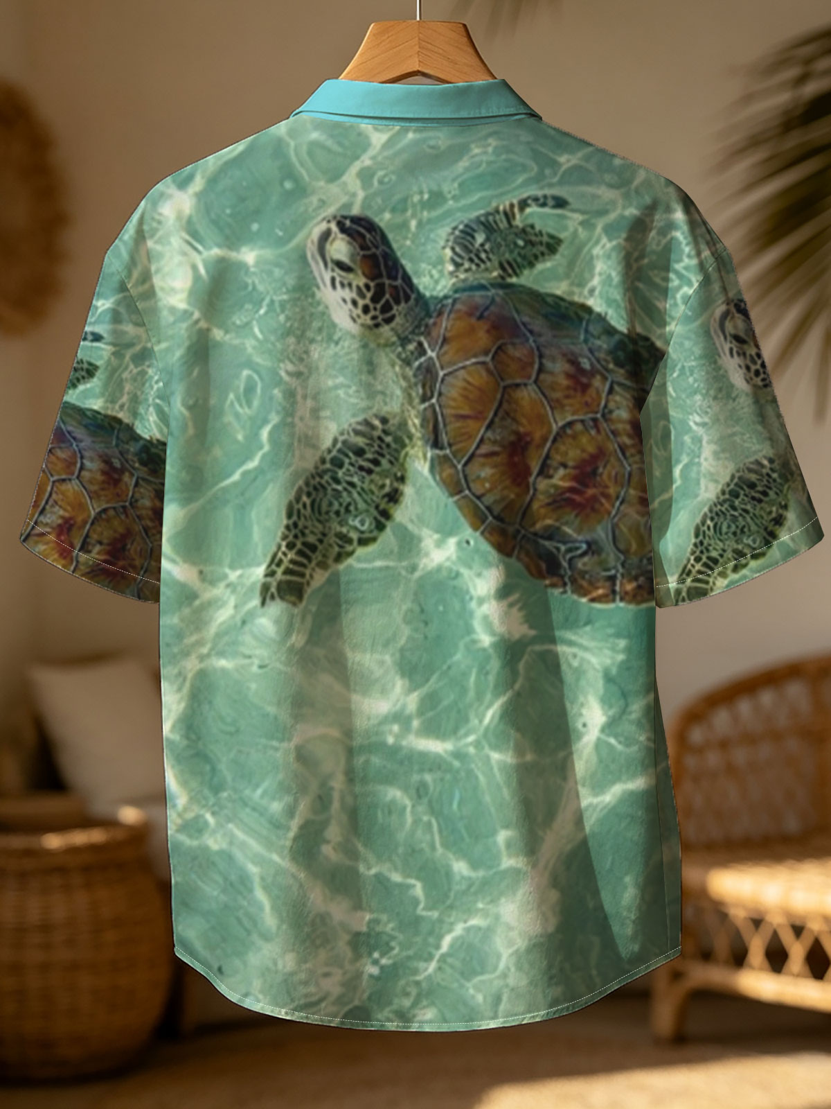 Sea Turtle Swimming in Clear Turquoise Water -  Shirt