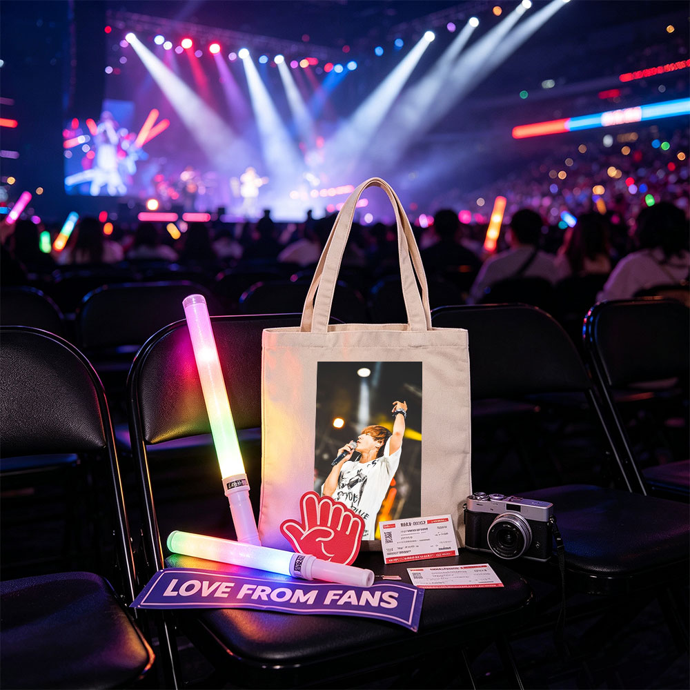 Yuta Okkotsu Live Performance Singing on Stage with Microphone - Canvas tote bags