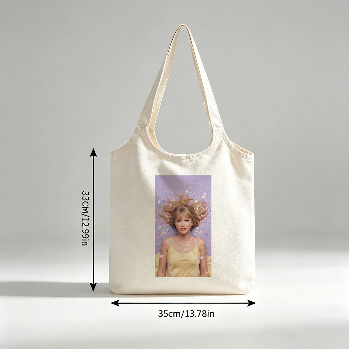 Taylor Swift Lying on Purple Background with Confetti and Stars Around Her Hair - Canvas shoulder bags/