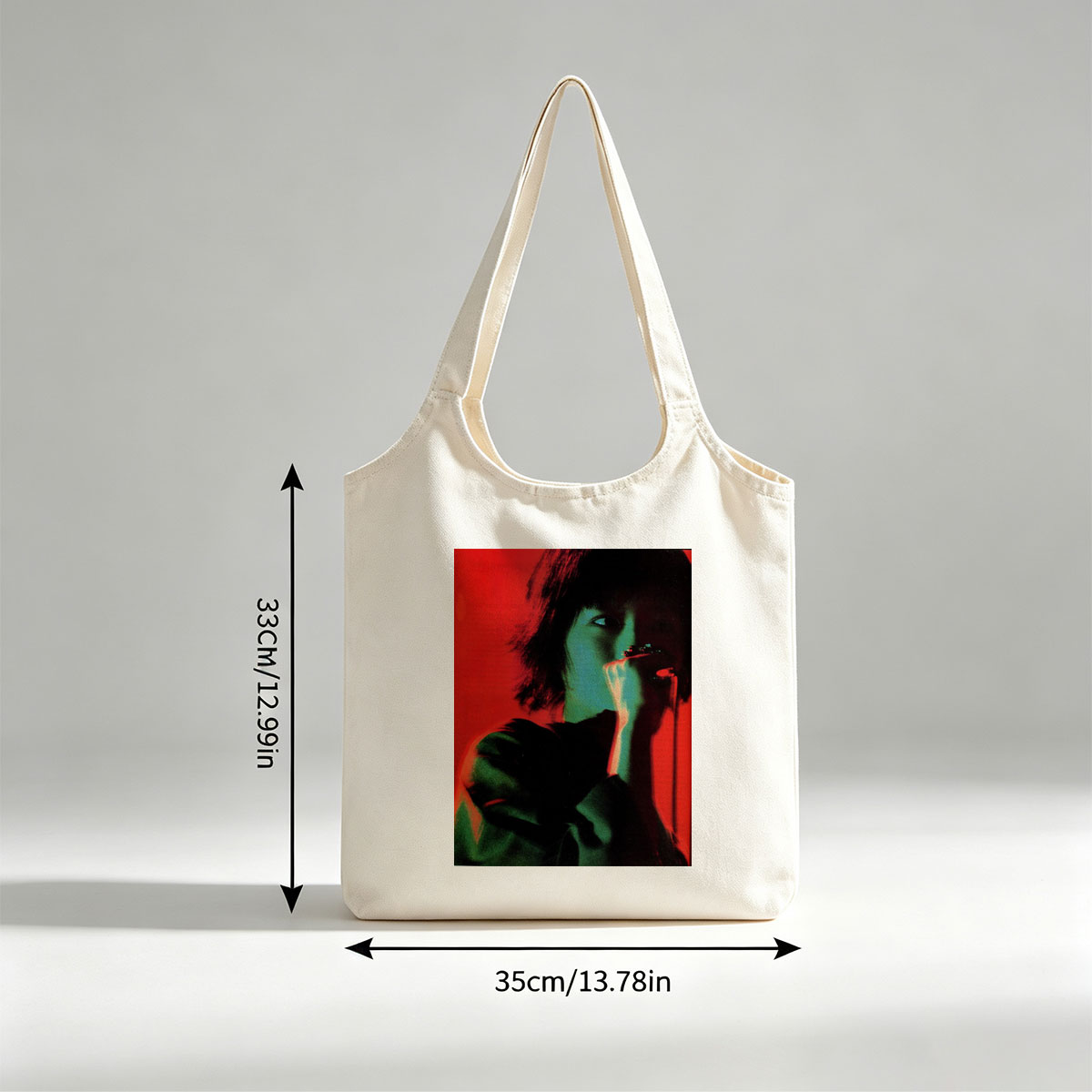 Siouxsie Sioux Singing Into Microphone on Red Background - Canvas shoulder bags/
