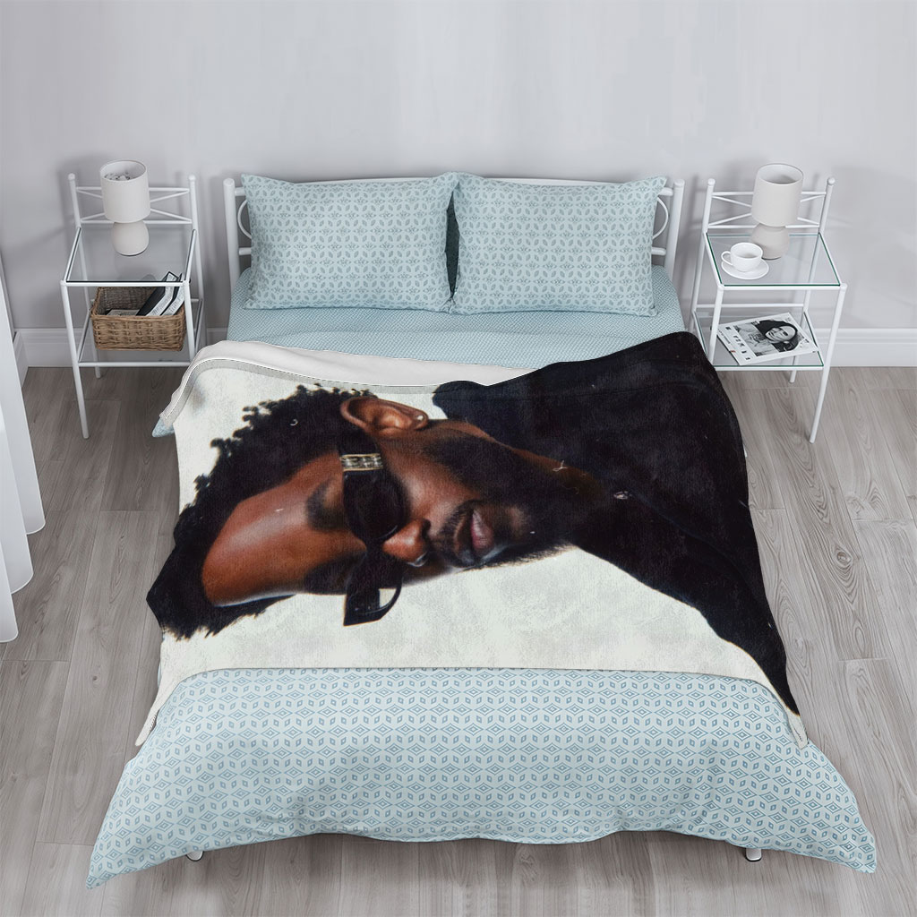 Kendrick Lamar in Urban Style Wearing Black Sunglasses and Coat - Blankets