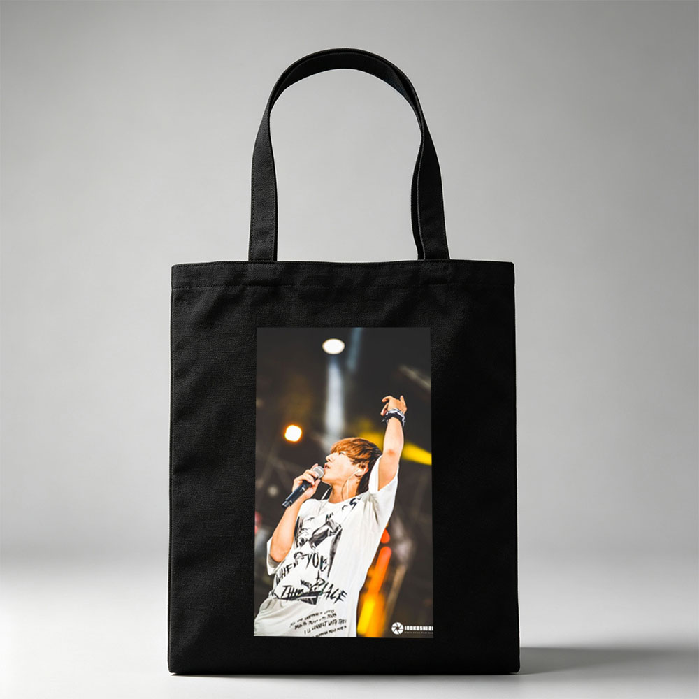 Yuta Okkotsu Live Performance Singing on Stage with Microphone - Canvas tote bags