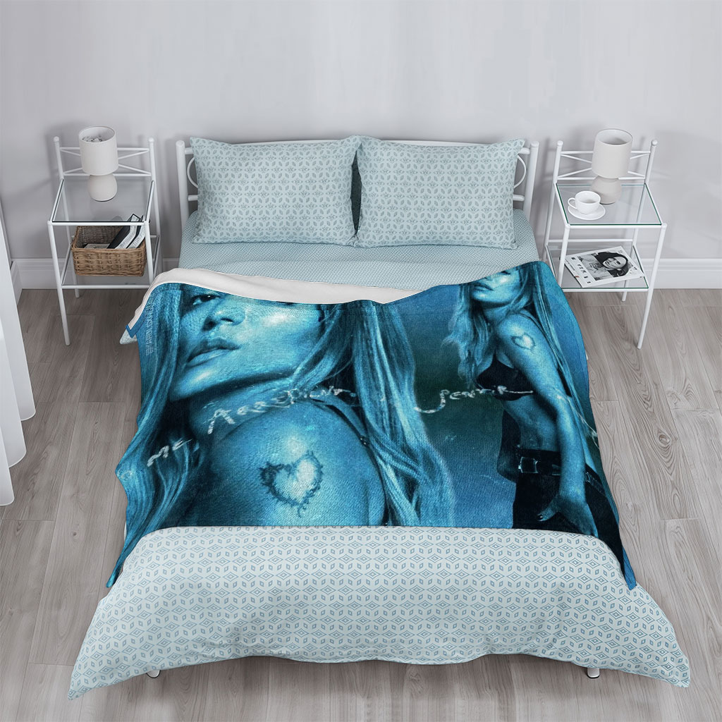Lana Del Rey Underwater Scene - Ethereal Blue Portrait with Heart Tattoo and Flowing Hair - Blankets