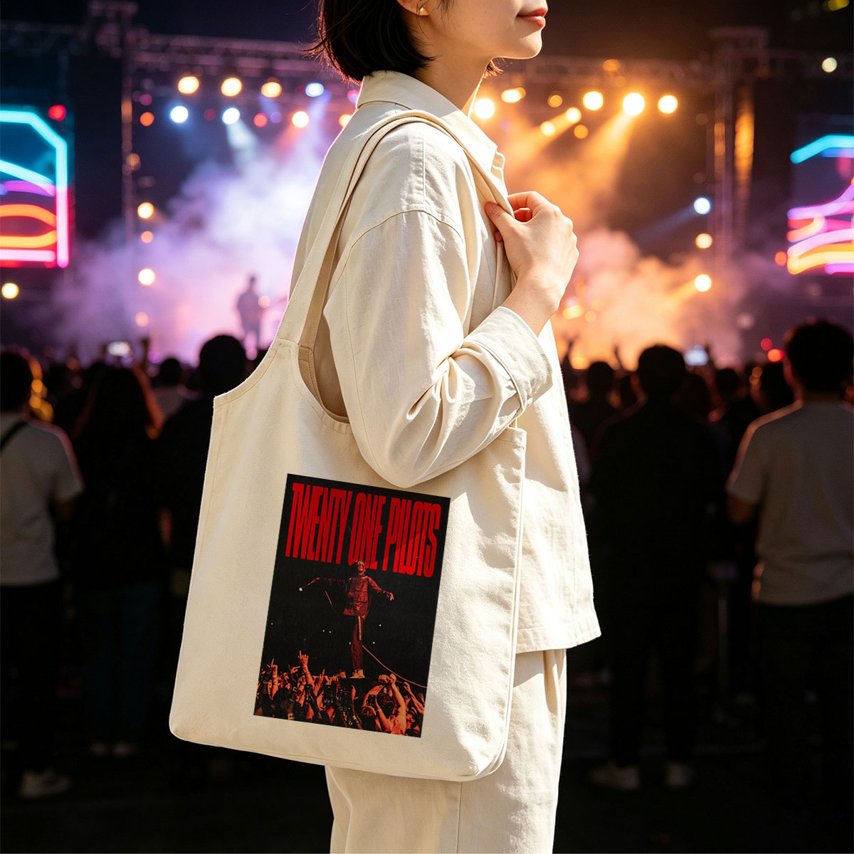 Twenty One Pilots Live Performance on Stage with Crowd in Red Lighting - Canvas shoulder bags/