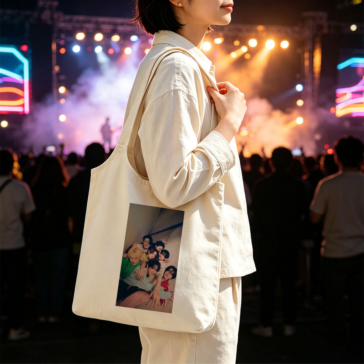 ENHYPEN Group Photo - Close-Up of Members Posing Together in a Cozy Indoor Setting - Canvas shoulder bags/