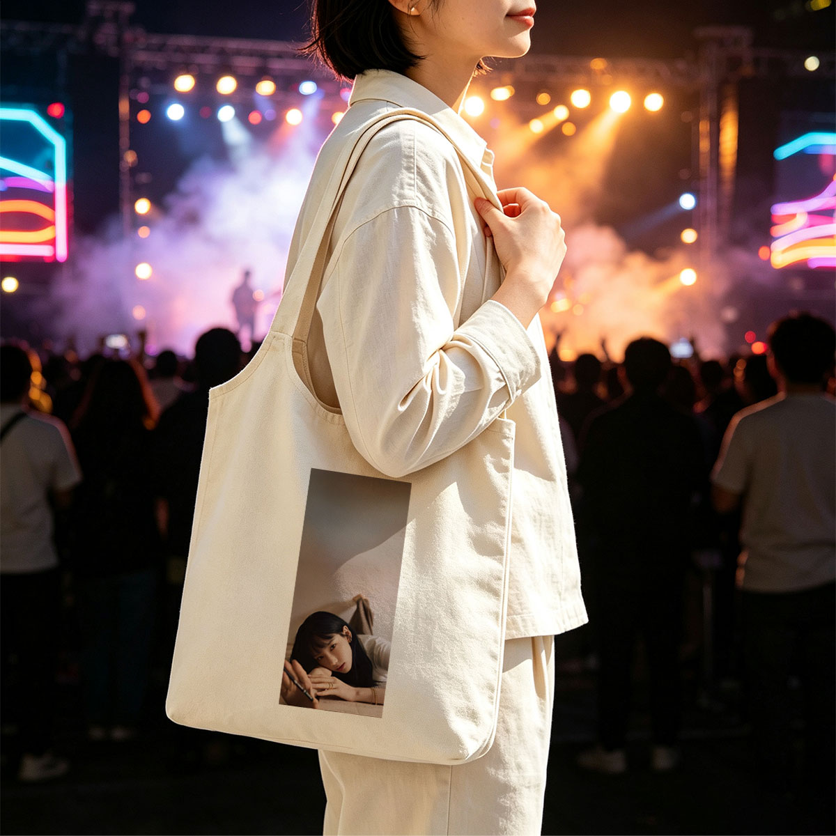 Kim Min-ji Lying on Floor Holding Pen in Soft Lighting Portrait - Canvas shoulder bags/