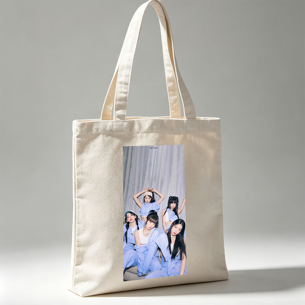 NewJeans Group Photo in Coordinated Blue Outfits Posing Together Against Gray Backdrop - Canvas tote bags