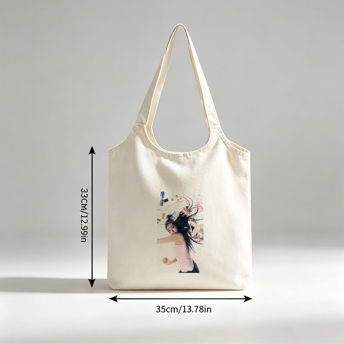 Lisa Blackpink Artistic Portrait with Hair Accessories and Makeup Tools - Canvas shoulder bags/
