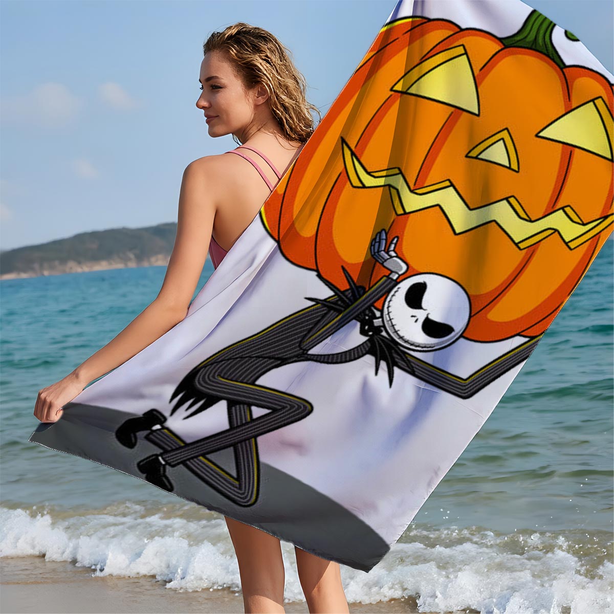 Jack Skellington Holding a Giant Jack-o'-Lantern - Beach towels