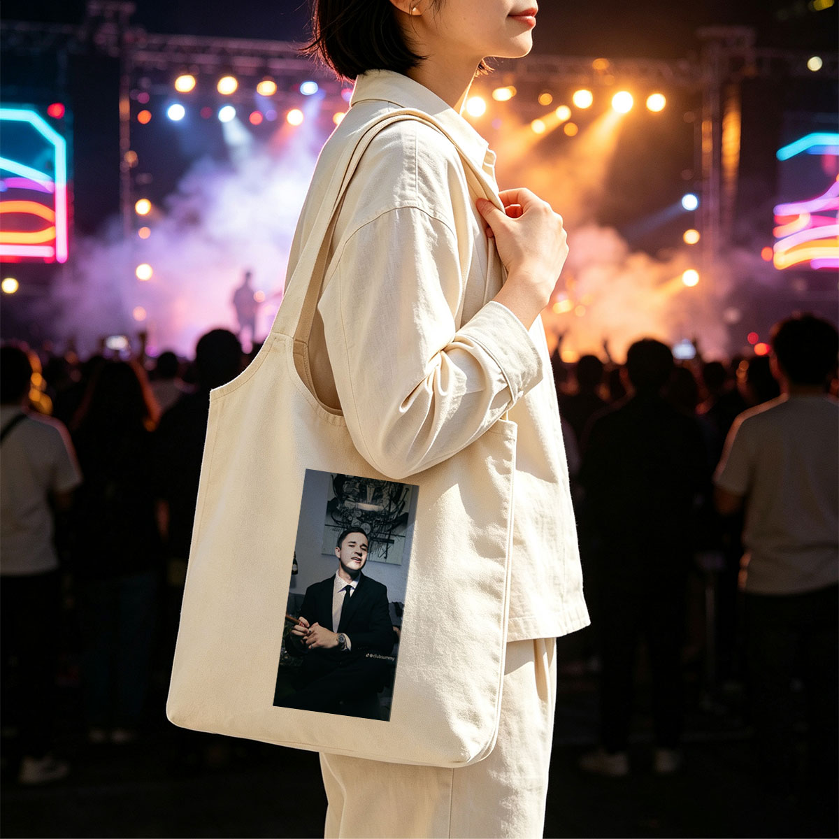 Pete Davidson in a Suit Holding a Cigar with Artwork in the Background - Canvas shoulder bags/