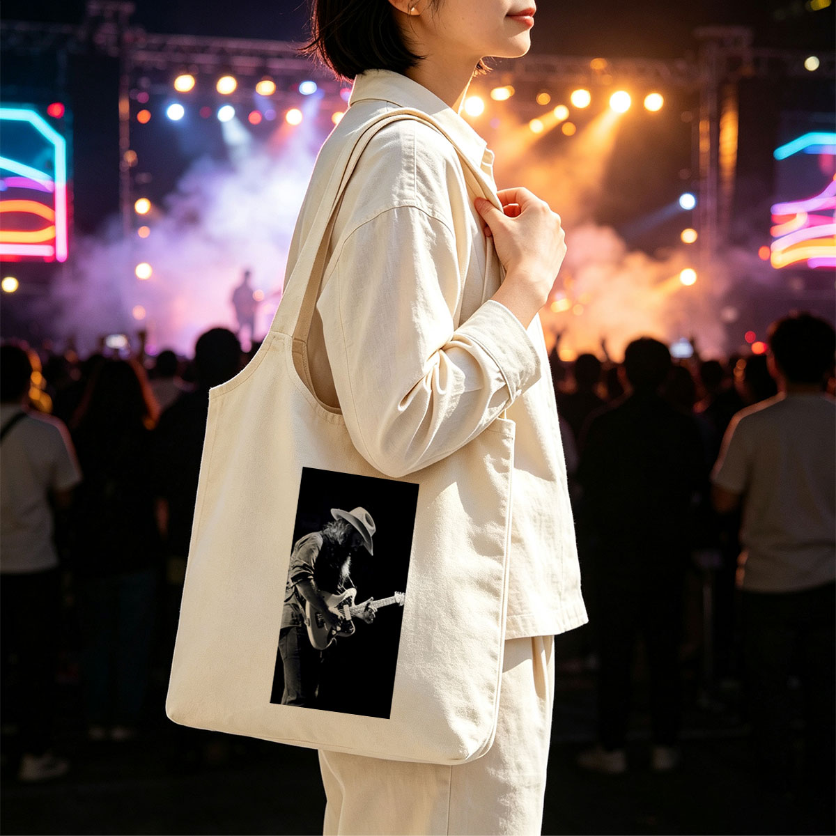 Stevie Ray Vaughan Playing Guitar on Stage in Black and White Photo - Canvas shoulder bags/